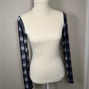 Buckle sweater